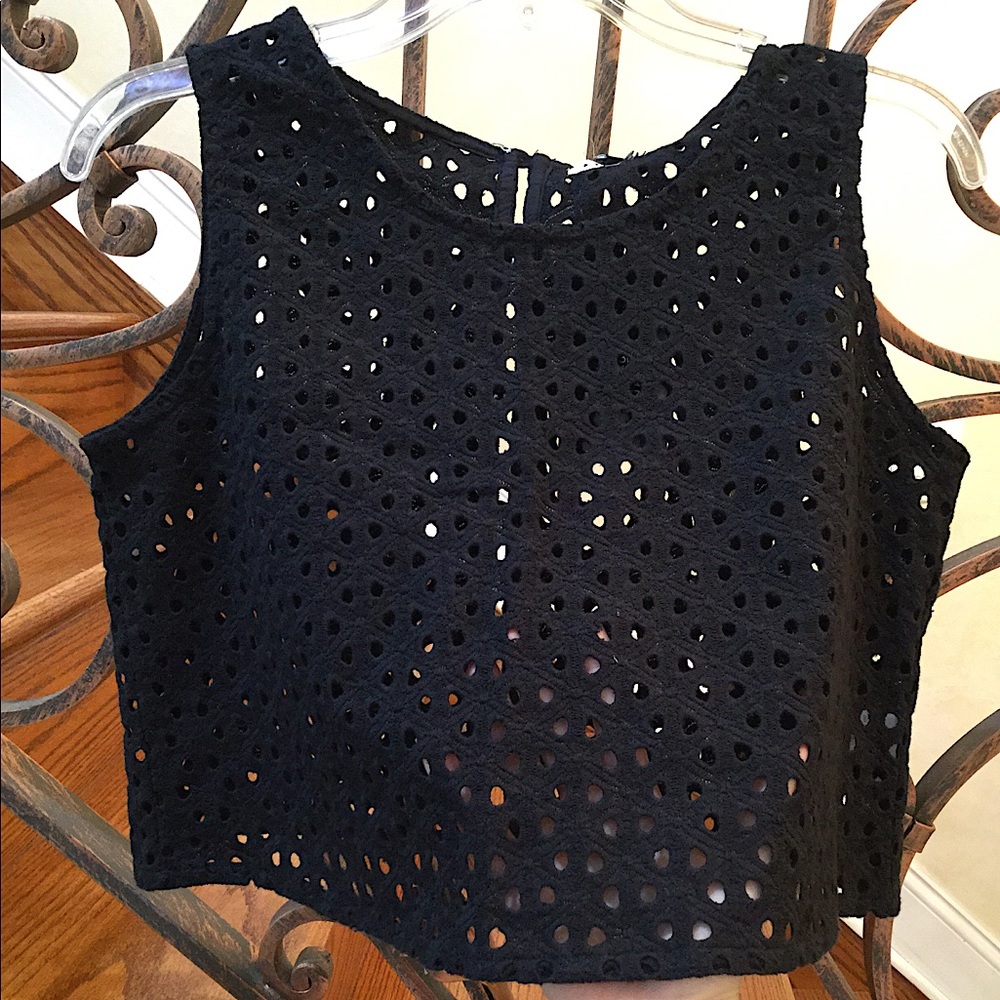 NEW Crop button down back shirt